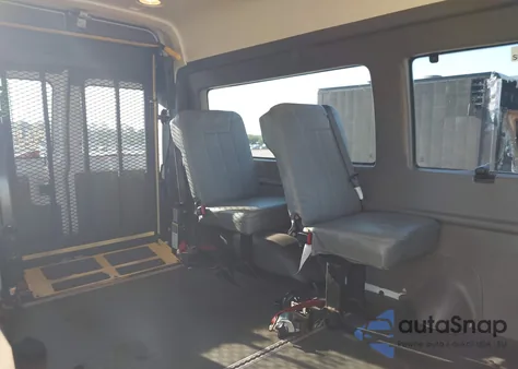 2014 Ford E-250 Commercial z USA, uszkodzony, nr VIN 1FTNE2EW9EDB19424